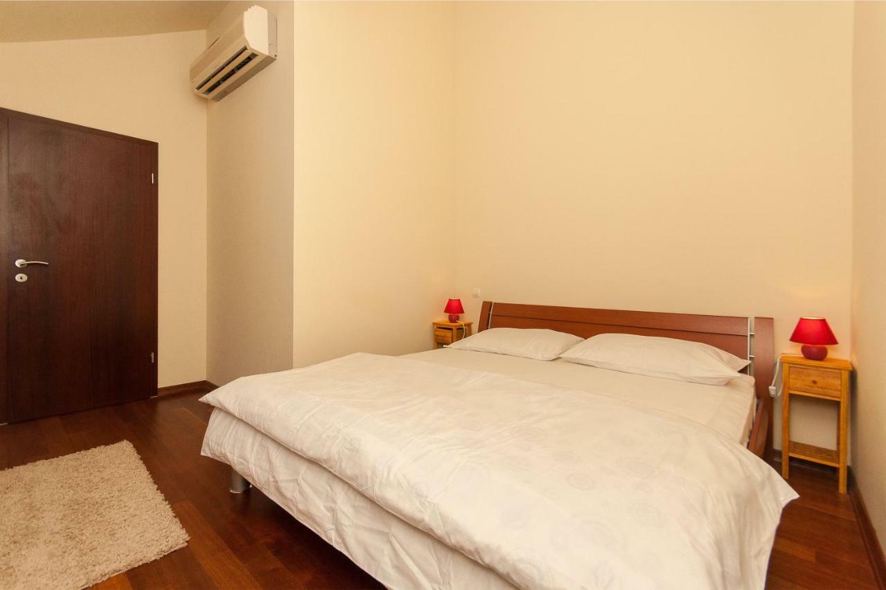 Modern New Flat Next To River Cetina Омиш Экстерьер фото