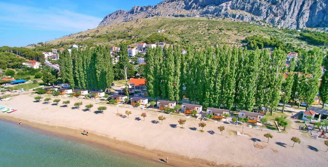 Modern New Flat Next To River Cetina Омиш Экстерьер фото